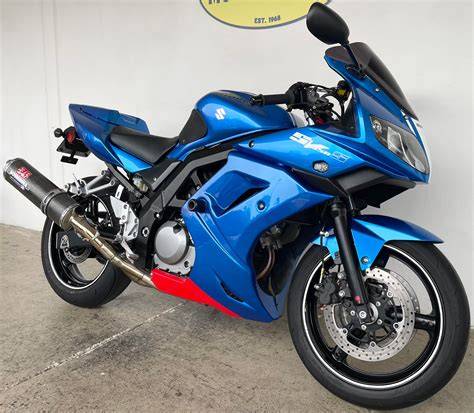 Infografika technických údajů Suzuki SV650S
