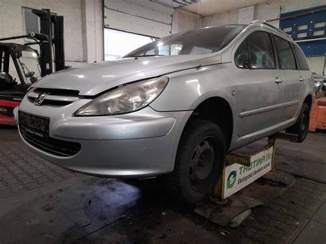 infografika o procese náhradních dílů Peugeot 306