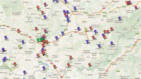 Mapa Astypalei s vyznačením dopravních projektů a nabíjecích stanic