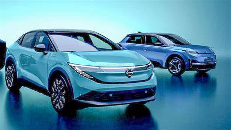 Názorná infografika srovnání verzí Nissan Micra Leaf Primera