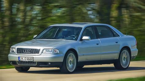 Infografika: Jak poznat správný typ přední mřížky Audi A8 podle generace (D2, D3, D4, D5)