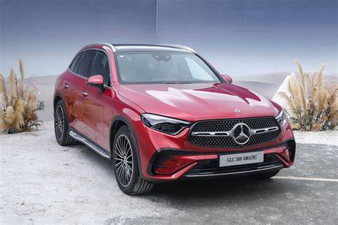 Mercedes-Benz GLC 300 4MATIC interiér a exteriér