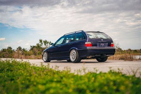 BMW E36 Touring v exteriéru