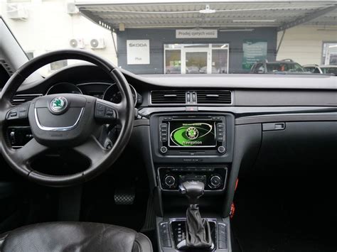 Interiér Škoda Superb 3.6 FSI 4x4 (prostornost a materiály)