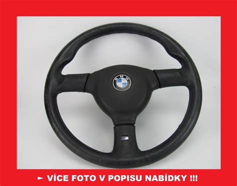 Sportovní troramenný volant z kůže