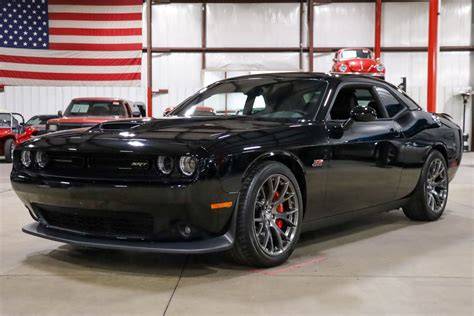 Infografika: Dodge Challenger 2016 - technické parametry a výkony