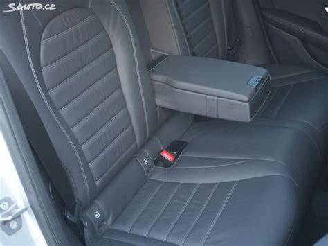 Mercedes GLC interiér sedadla masáž ventilace