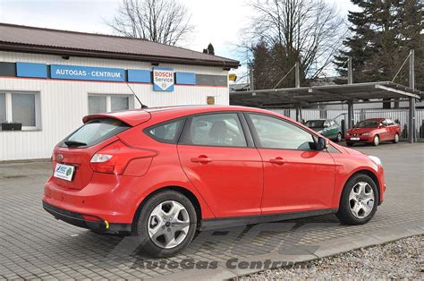Konkretni_obrazek_bočni_lišty Ford Focus - ilustrace montáže