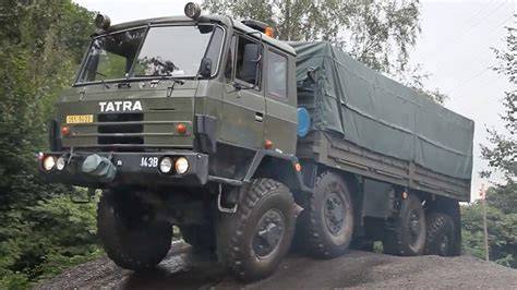 Tatra 810 a 815 na testovacím polygonu