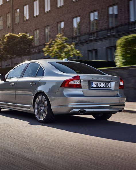 infografika_zadni_tlmenice_volvo_s80