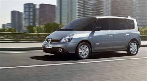 infografika Renault Espace parametry a baterie