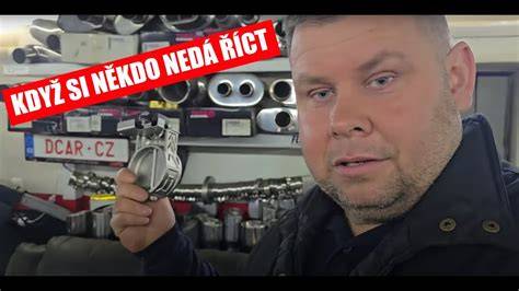 výfukové klapky a motorek v autě