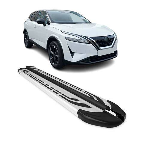 boční lišty Nissan Qashqai nainstalované na dveřích