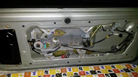 schematic of rear hatch lock alignment