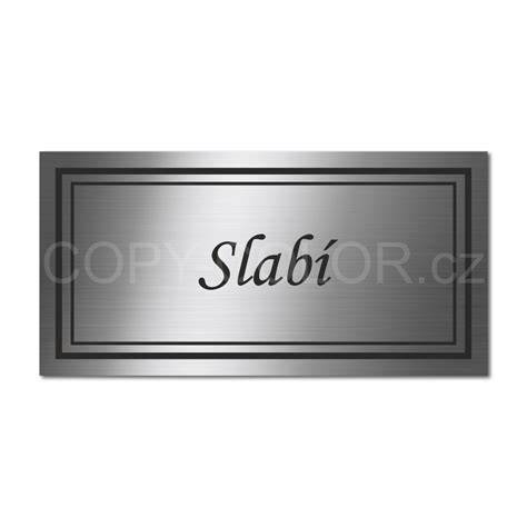 pneumaticky tlak a štítek na dveří