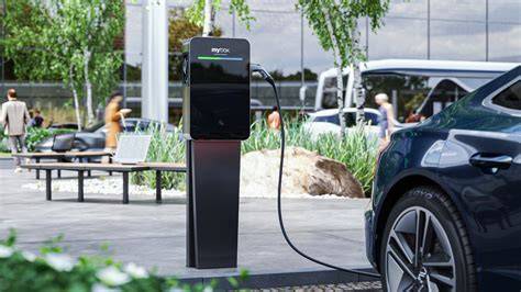 infrastruktura nabíjecích stanic a elektromobility