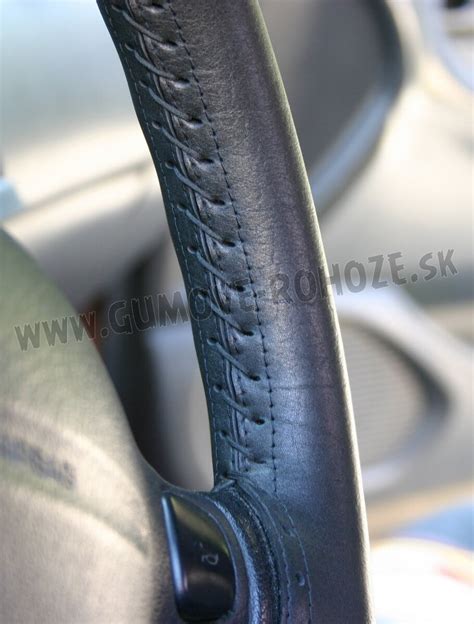 Luxusní kožený potah volantu detail