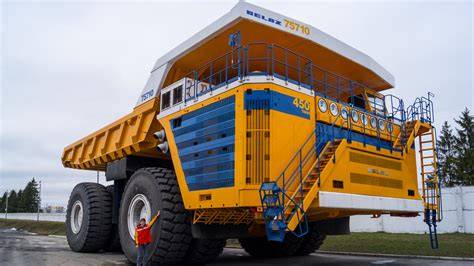 BelAZ 75710 u těžby