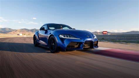 téma obrázku: Toyota GR Supra v kanceláři showroomu