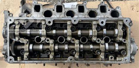 rozebraný motor 1.9 TDI hlava válců