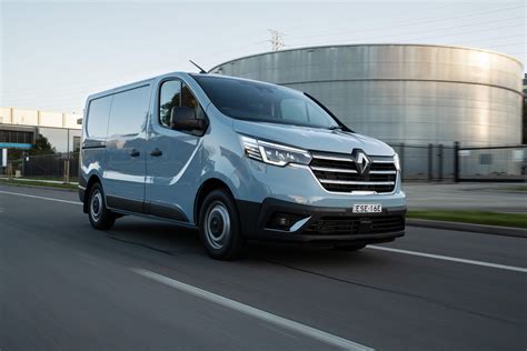 Infografika: Kompatibilita světlometů Renault Trafic s verzemi Trafic II, Vivaro a Primastar