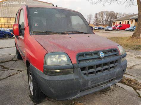 Graf: Rozdělení poptávek na díly Fiat Doblo v posledních 12 měsících
