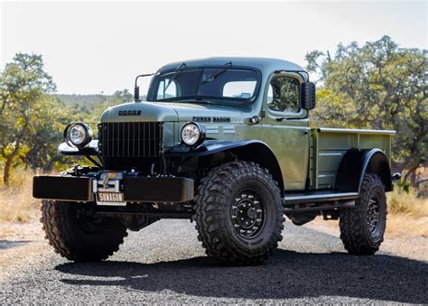 Dodge Power Wagon - první sériový nákladní vůz 4x4