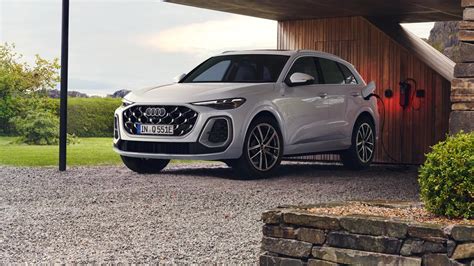 Vizualizace různých rozměrů alu kol pro Audi Q3, s označením průměru, šířky a ET.