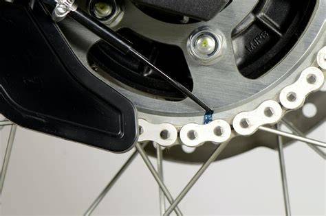 diagram systému mazání řetězu motocyklu