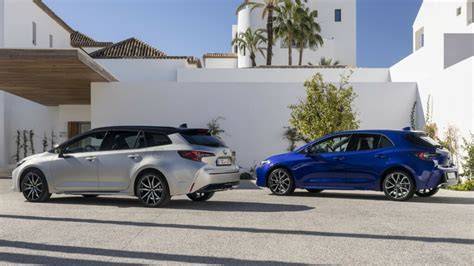 Infografika: Porovnání objemu zavazadelníku Auris Hatchback vs. Touring Sports