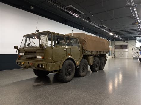 Historické fotografie nákladních automobilů DAF z počátků výroby