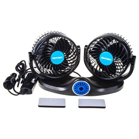 ventilátor připevněný na palubní desce