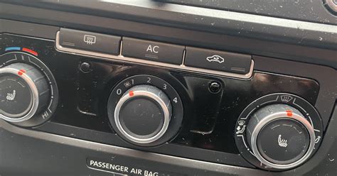 schéma recirkulace vzduchu v kabině automobilu