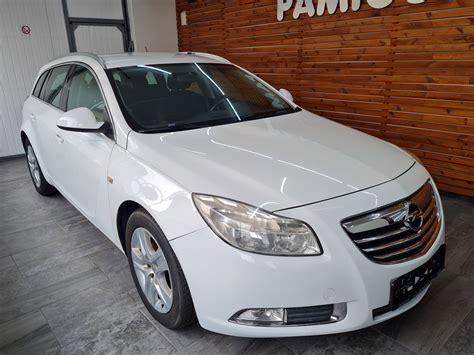 schematic_car_overview_of_opel_insignia_combi_2010_clear_diagram