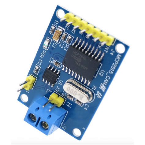 Mechanik držící v ruce černý CAN-BUS převodník