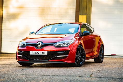 Renault Mégane II Sport (RS) s výrazným aerodynamickým paketem