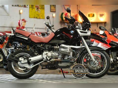 Obrázek ukazuje modernizovanou R1100GS s lehkou modulárností a novým sedlem