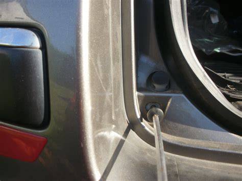 Infografika: Krok za krokem demontáž a výměna zadního nárazníku Peugeot 407