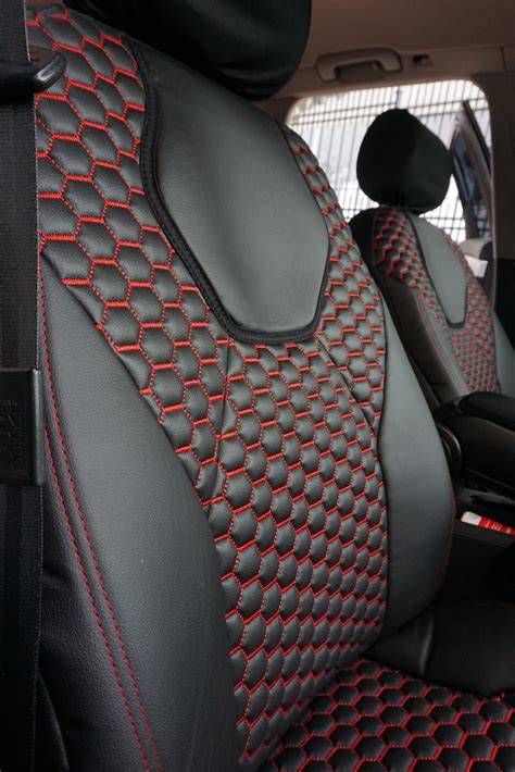 Obrázek srovnání typů plachet pro Peugeot 301 - prémiová vs. levnější varianta