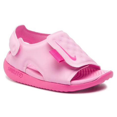 Nike Sunray Adjust 5 TD AJ9077 vizuální schéma: lehká cholevka, široký suchý zip, pružná pěna, gumová podrážka