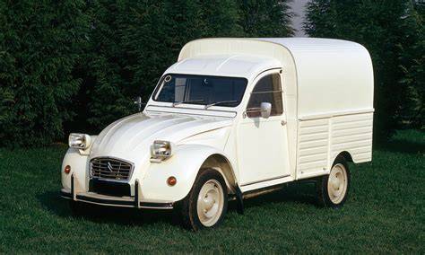 Berlingo a jeho tvarové odkazování na 2CV Fourgonnette