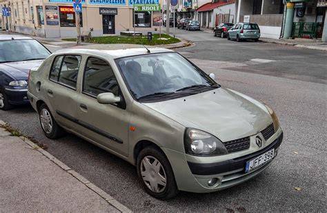 Obrázek srovnání verzí aCení Renault Thalia