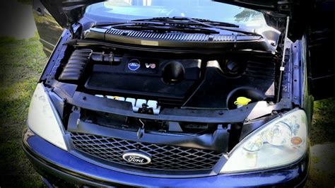 Obrázek s rozložením motoru Ford Galaxy VR6 a součástek
