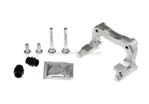 Detailní pohled na držák brzdového třmenu s vyznačeným důlčíkem