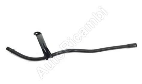 detail měrky oleje v motoru Fiat Ducato s vyznačením minimální a maximální hladiny