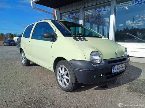 VIN na čelním skle a na štítku karosérie Renault Twingo 2005