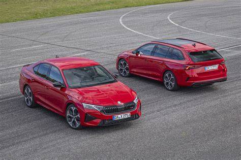 Koláž srovnání podvozků VW Golf IV a Škoda Octavia RS