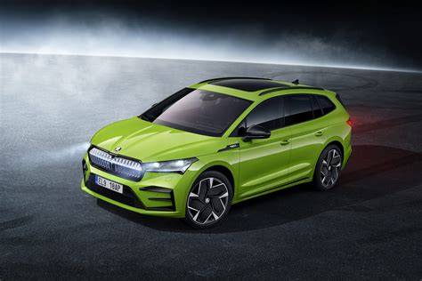 Škoda Enyaq Sportline s nákladem na střeše (ilustrativní)