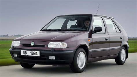 Infografika: Vývoj Škoda Felicia (1994-2001) a klíčové milníky