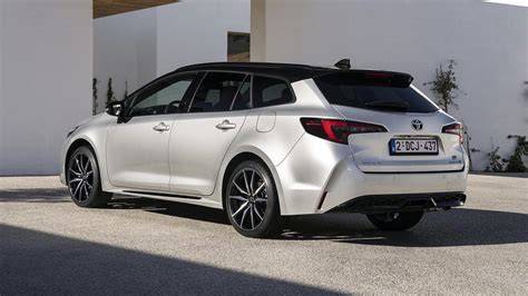 schéma rozmístění reproduktorů v interiéru Corolla Touring Sports